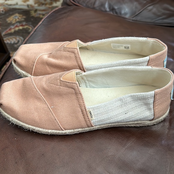 TOMS Women’s Espadrille Slip-On - Sz 9 - Picture 2 of 5